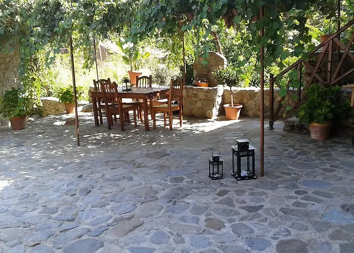 Xenis House Lantställe *