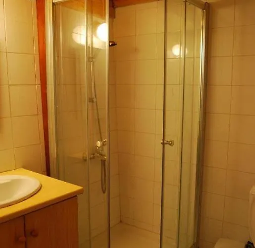 Xenis House Lantställe *